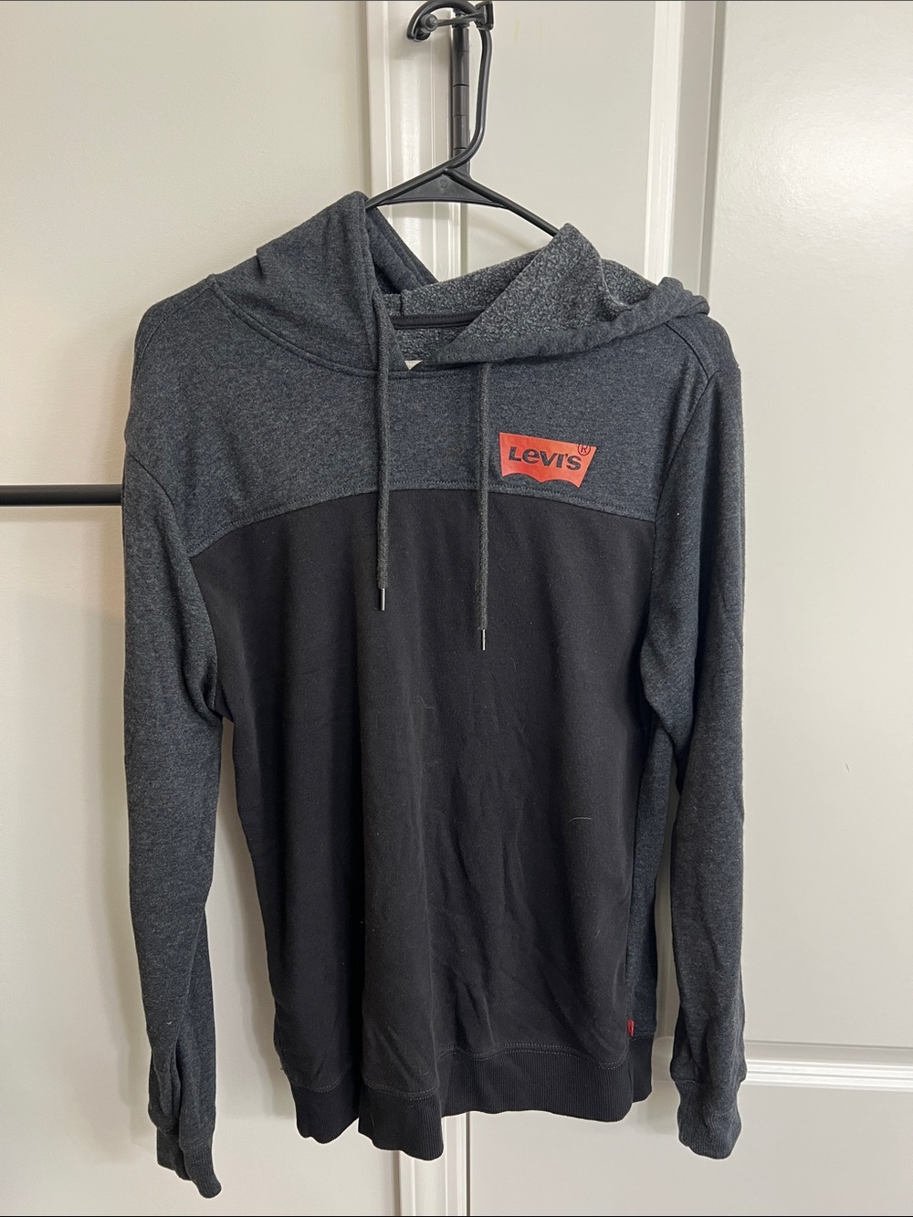 Levi's Two-Tone Dark Gray and Black Pullover Hoodie with Red Logo